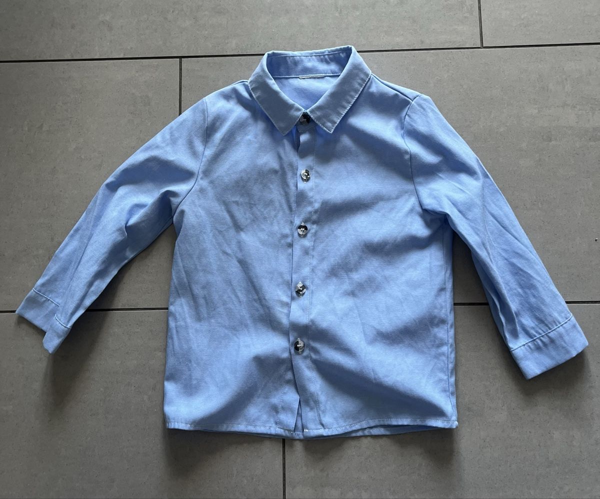 Camicie, T-shirt & Polo: Hellblaues Hemd, Gr. 98 – Usato da Zürich venduto da jmg_8005