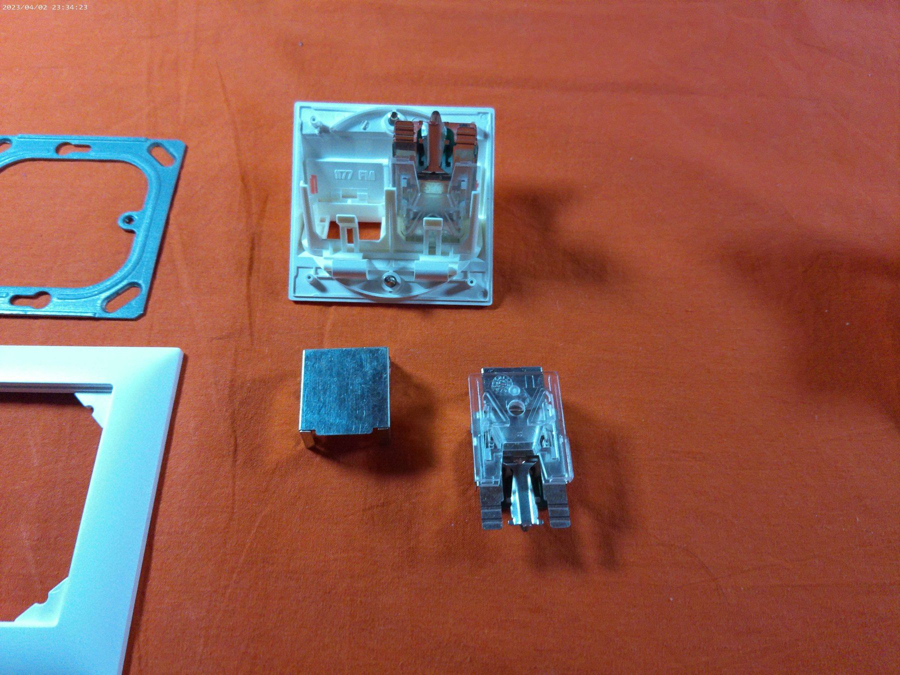 Feller Spine: Netzwerkdose 2x RJ45 Dual – Usato da Oftringen venduto da shoptwotrade 6