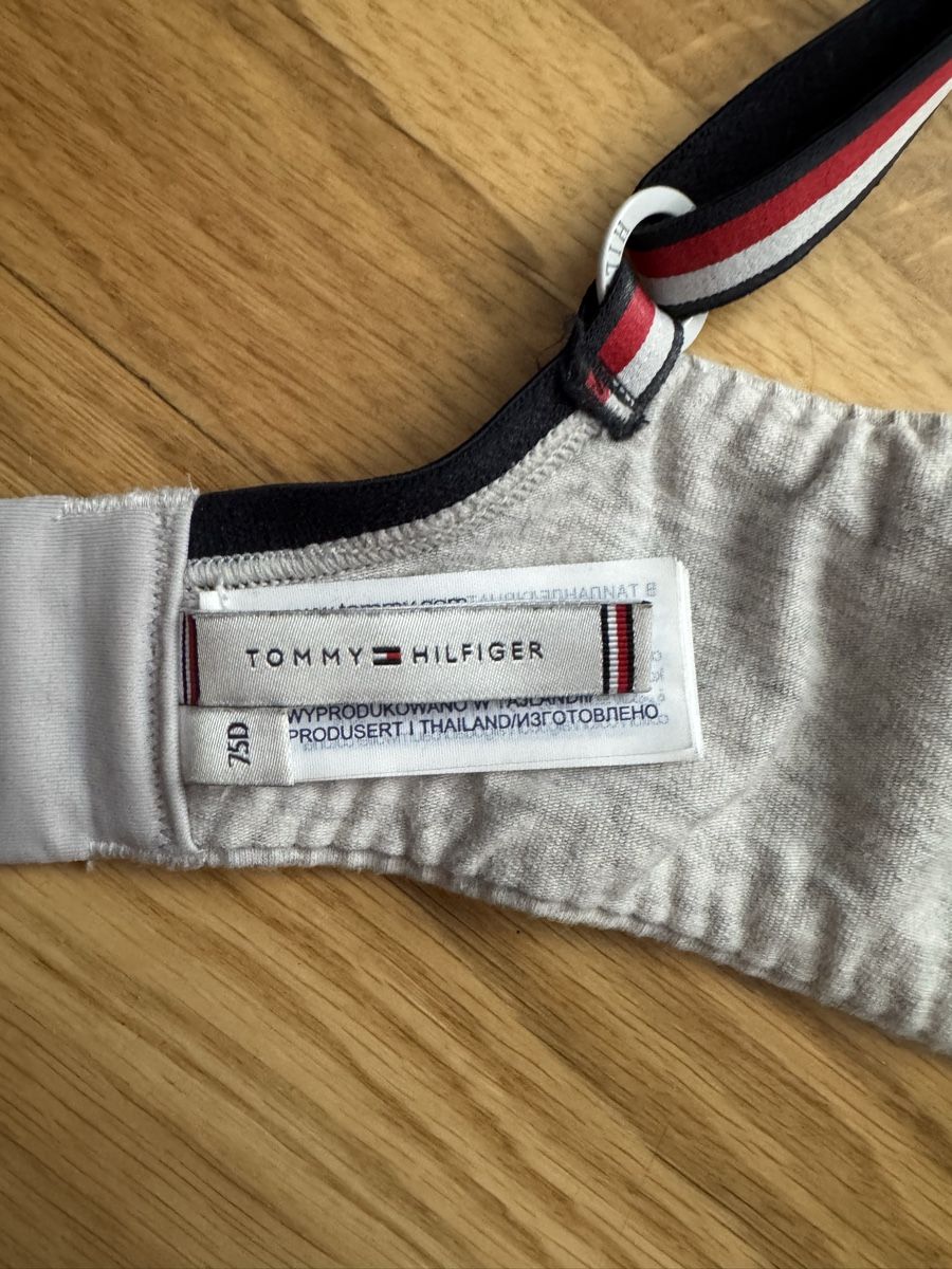 Tommy Hilfiger Sonstige Unterwäsche: BH Tommy Hilfiger Grösse 75D neuwertig – Neu (gemäss Beschreibung) aus Zuchwil von Marti_7 2