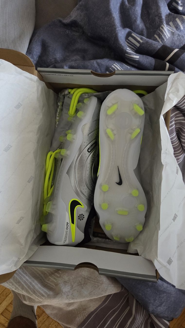 Nike Scarpe da uomo: Nike tiempo 10 elite fg grösse 45 – Nuovo e nell'imballaggio originale da Leuk Stadt venduto da itt_lz26 2