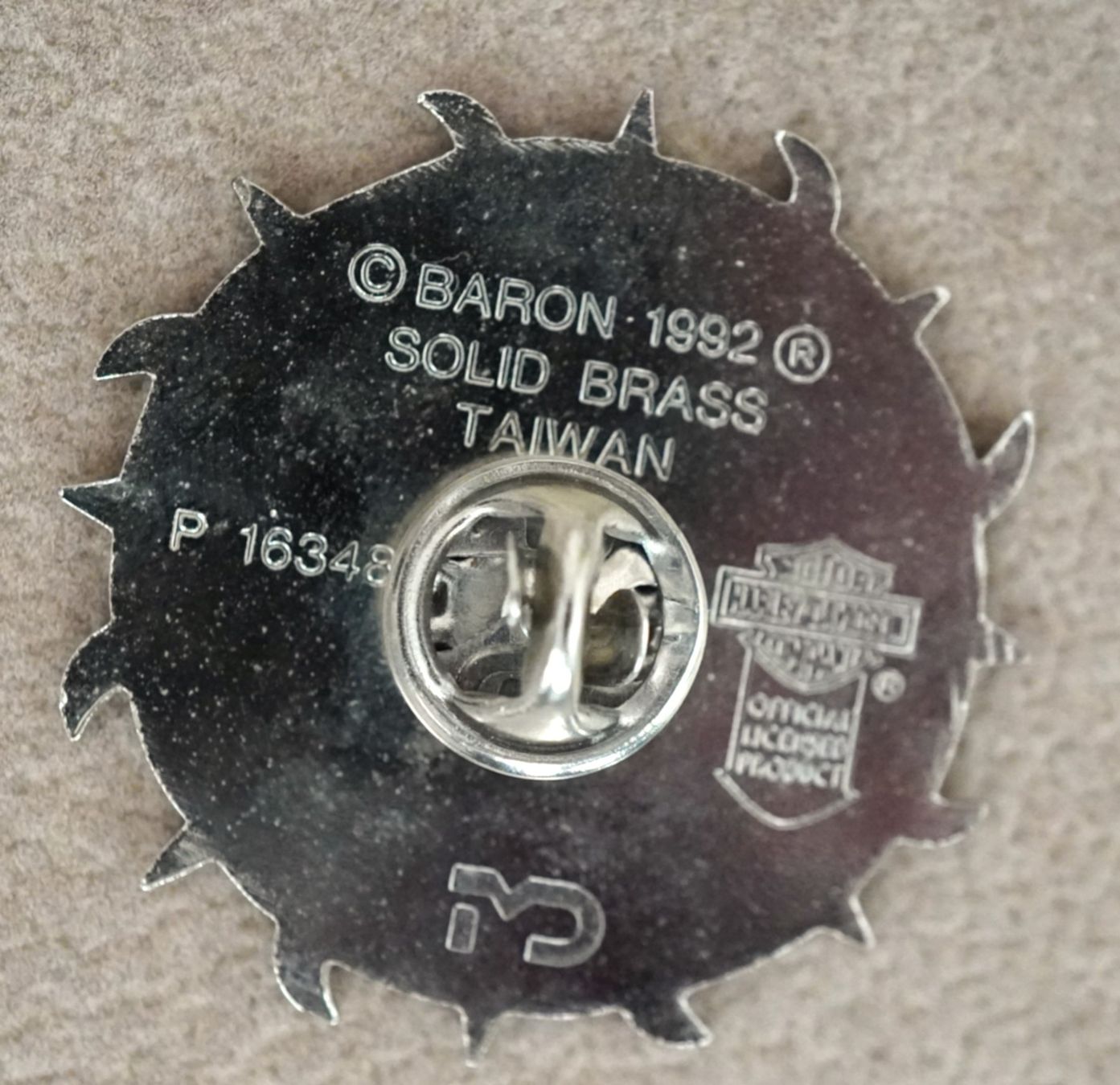 Harley-Davidson Placchette & Badge: Pin Harley Davidson 1992 – Usato da Worb venduto da worb01 1