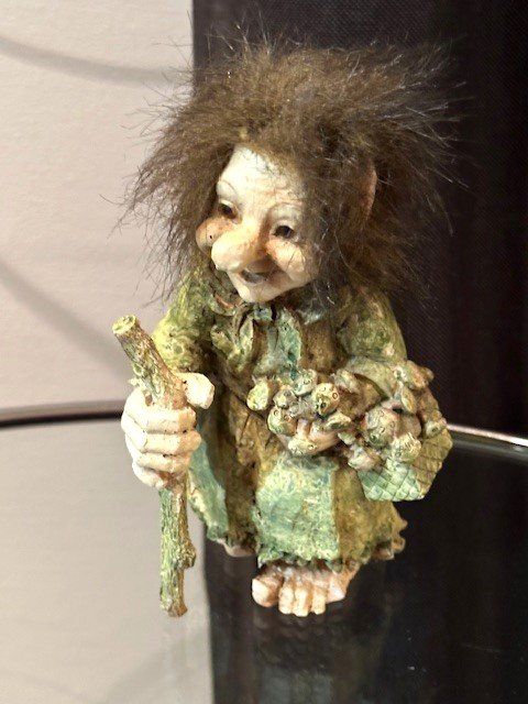 Figuren: +  TrOll  + – Gebraucht aus Winkel von zeho