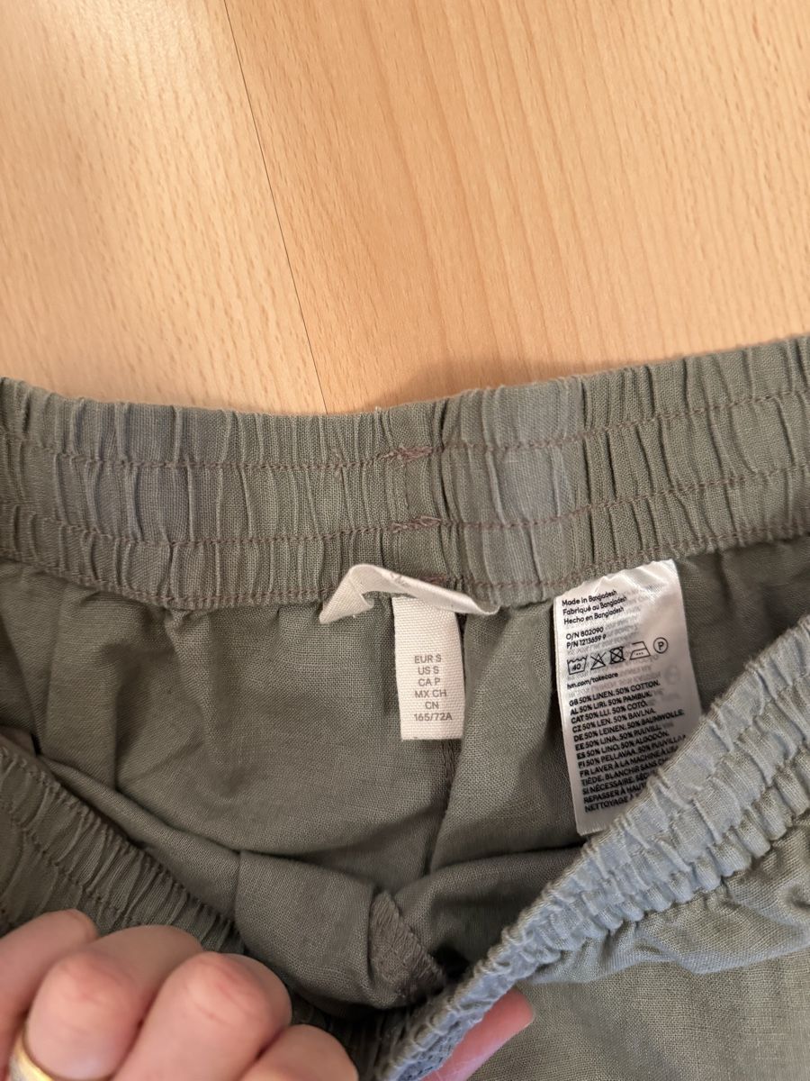 H&M Pantaloni: Leichte Hose Khaki H&M , Gr. S – Usato da Ibach venduto da Irenei 1