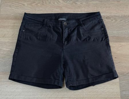 763CV – Short Yessica C&A – EUR-44 (XXL)