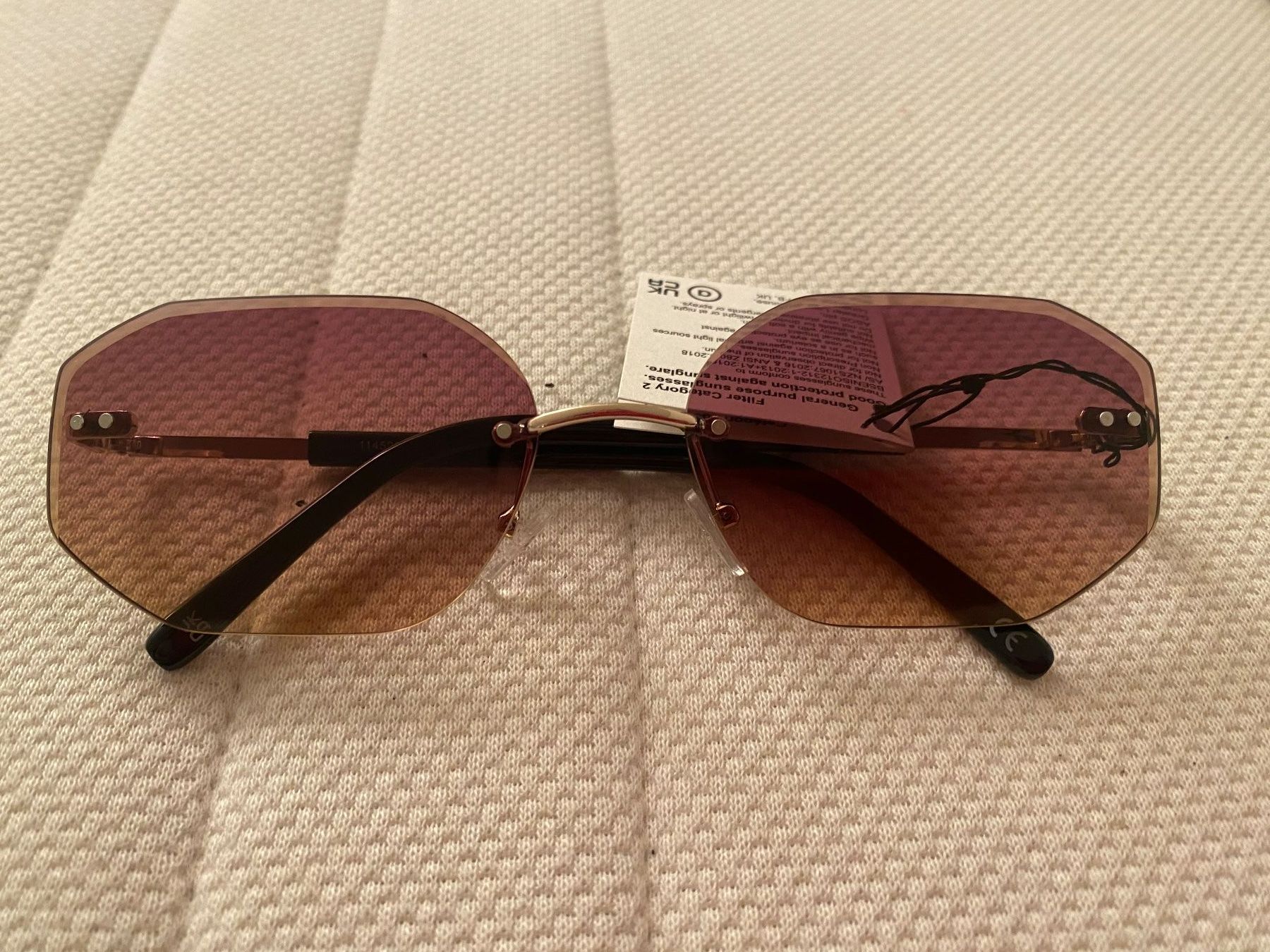 Asos Occhiali & Lenti: 90s/retro purple sunglasses – Nuovo e nell'imballaggio originale da Zürich venduto da mel_z6hd