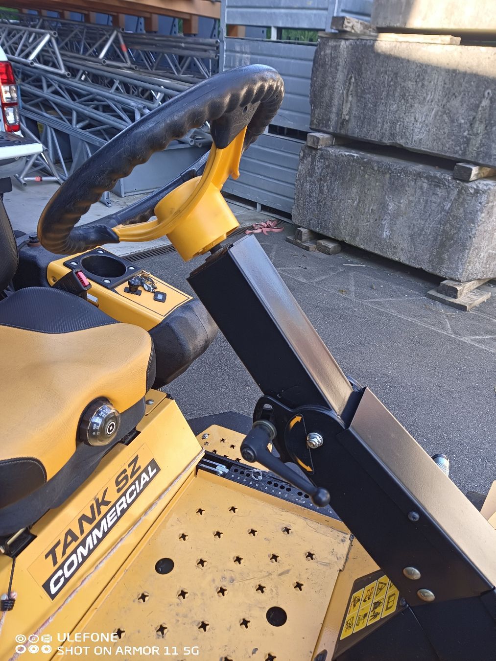 Traktoren: Rasentraktor Cub Cadet TANK SZ – Gebraucht aus Berg TG von Spezi_Geraet_01 4