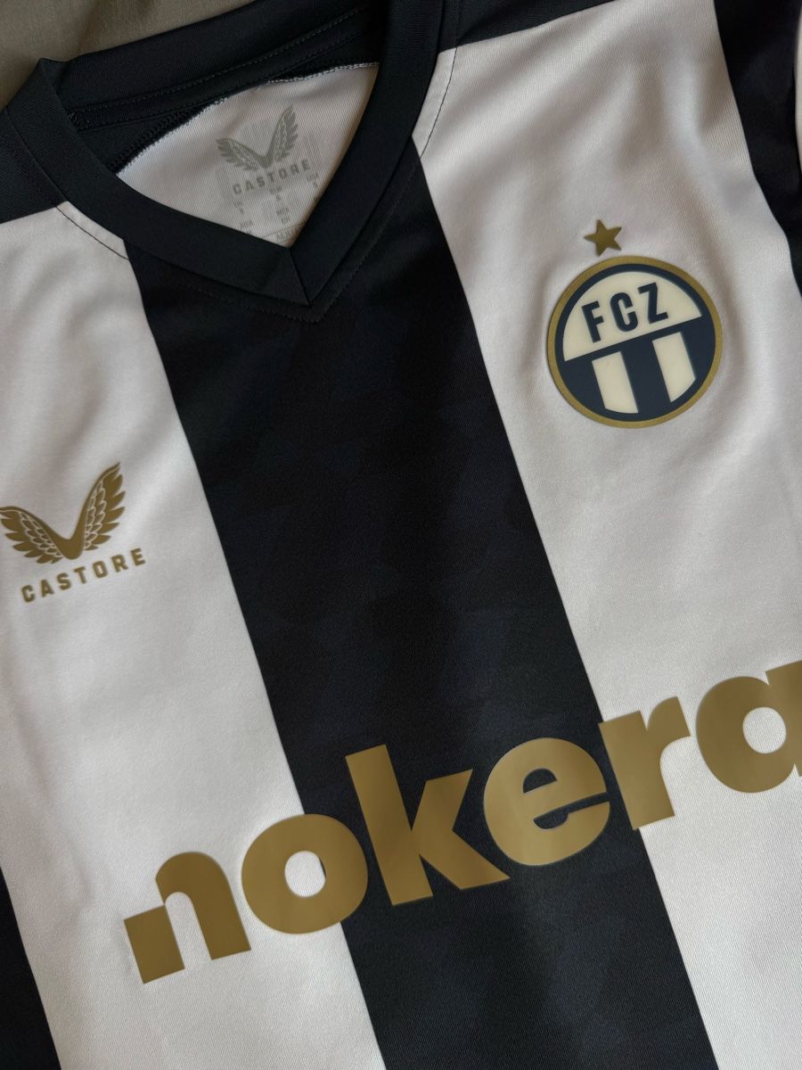 Leibchen & Hosen: FCZ Trikot Grösse S – Neu (gemäss Beschreibung) aus Zürich von yneez 1