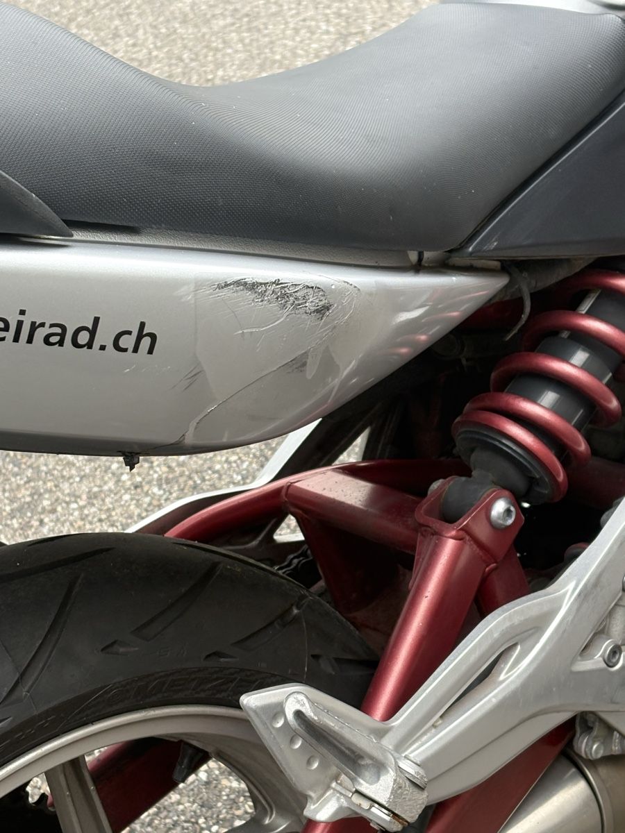 Kawasaki Strasse: Kawasaki ER-6N – Gebraucht aus Basel von Rikardo_1979 6