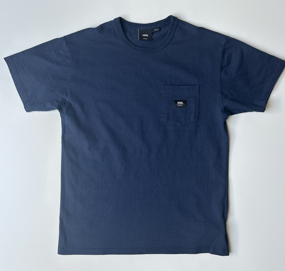 Vans T-shirts: T-shirt Vans poche bleu taille – D'occasion à Biel/Bienne par Fab38