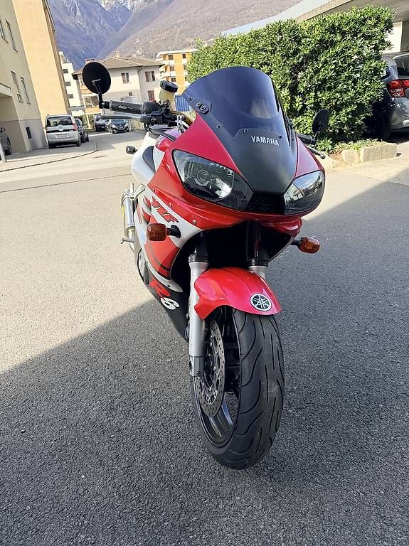 Yamaha Strada: YAMAHA YZF R6 – Usato da Giubiasco venduto da Krox