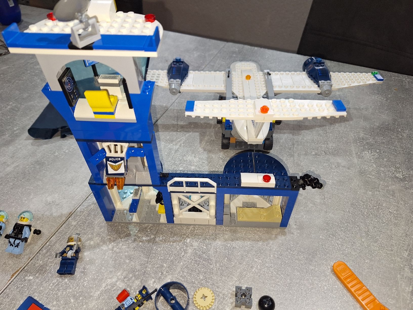 Lego Giocattoli: Lego 60210 Fliegerstützpunkt – Usato da Egerkingen venduto da Niceli1 3