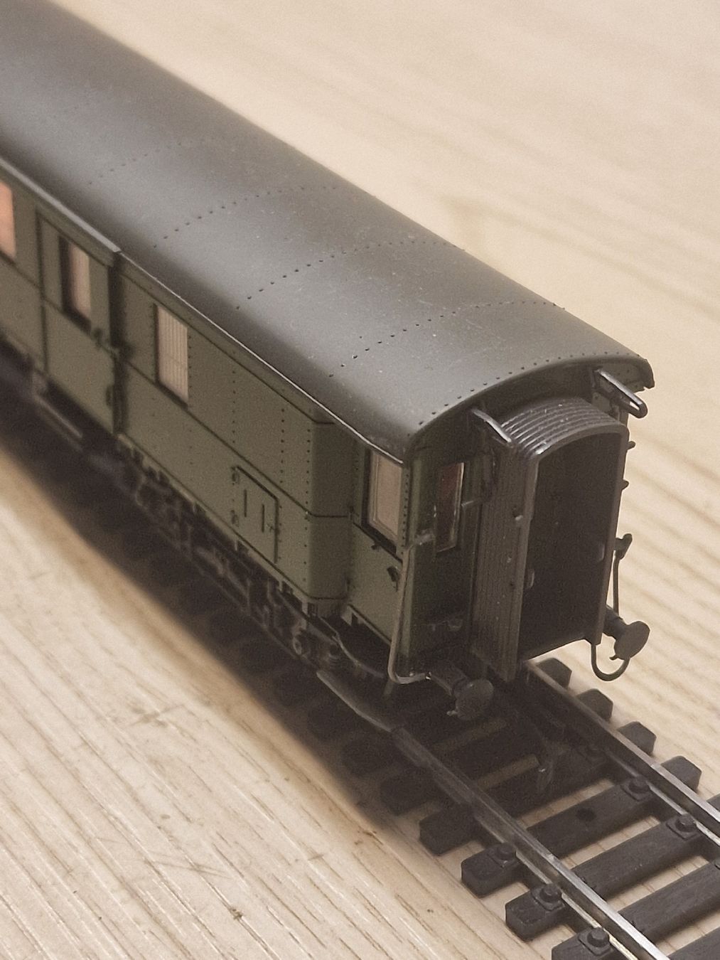 Roco Modellini di ferrovie: Roco 44556 HO Eilzug-Gepäckwagen DB  – Usato da Herzogenbuchsee venduto da ioa_zcm6 3