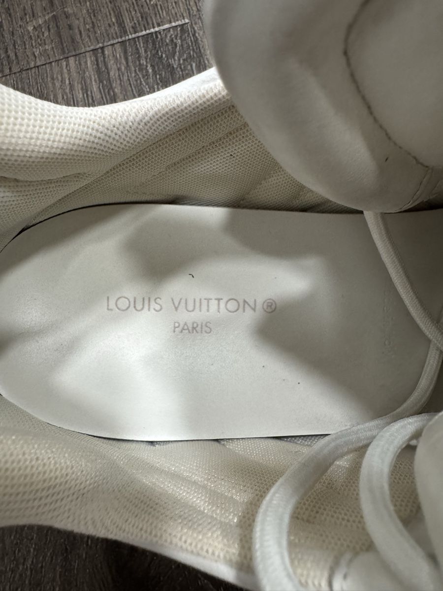 Louis Vuitton Chaussures femmes: Louis Vuitton Sneakers White Size 41 Used – D'occasion à Thonex par Lux_brands01 2