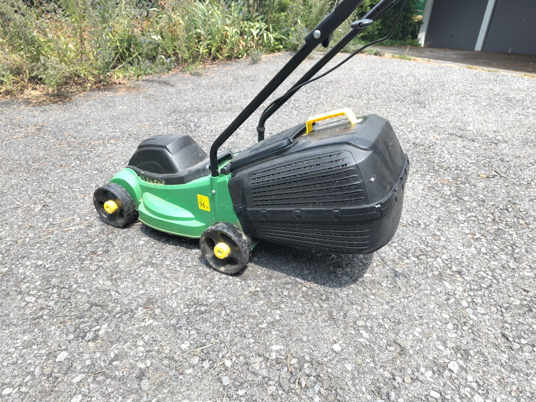 Tagliaerba: Petite tondeuse à gazon électrique – Usato da Hinterkappelen venduto da ale_jw55 1