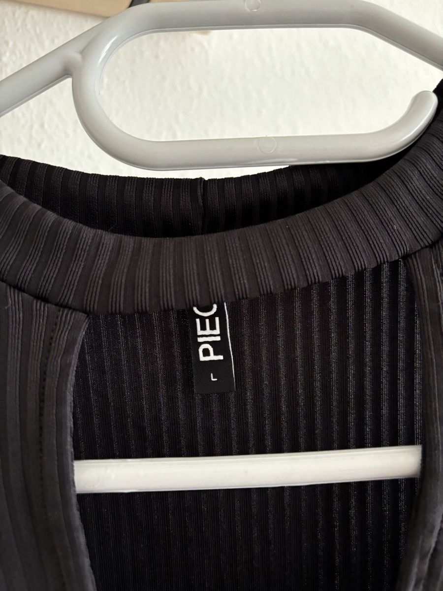Pieces Tops: Crop Top von Pieces Grösse L – Gebraucht aus Brugg AG von ann_stf7 2