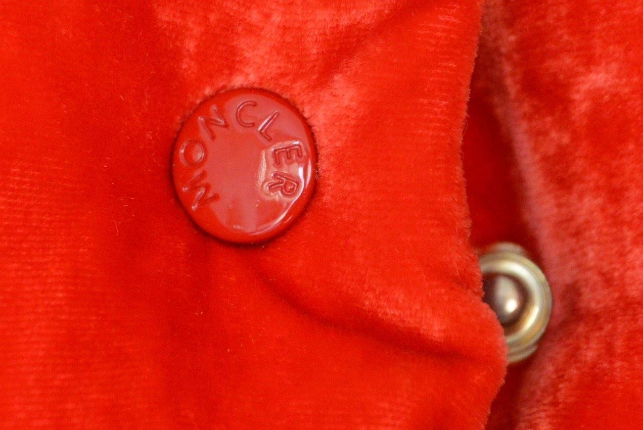 Moncler Giacche: Daunenjacke / doudoune en velours Moncler .2 – Usato da Collonges venduto da Auganien 7