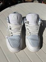 Air Jordan taille 42 ou 7.5