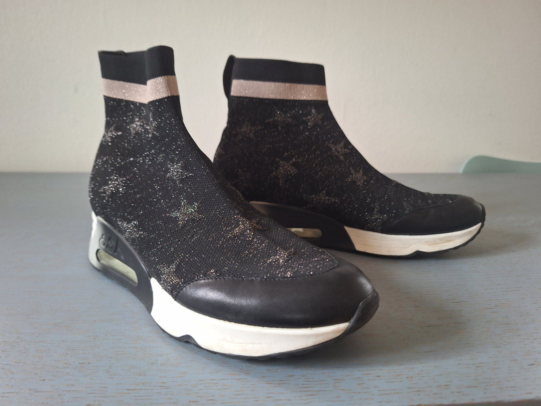Ash Damenschuhe: Ash Sneaker Boots m/Glitzersternchen u Gummisohle in Gr 39 – Gebraucht aus Zug von BibiB