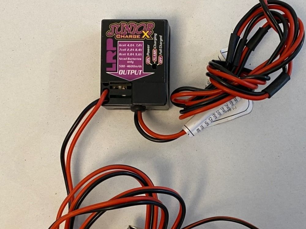 LRP Modellismo RC: LRP Junior X Batterieladegerät mit Tamiya Stecker – Usato da Kreuzlingen venduto da Musikremo 1