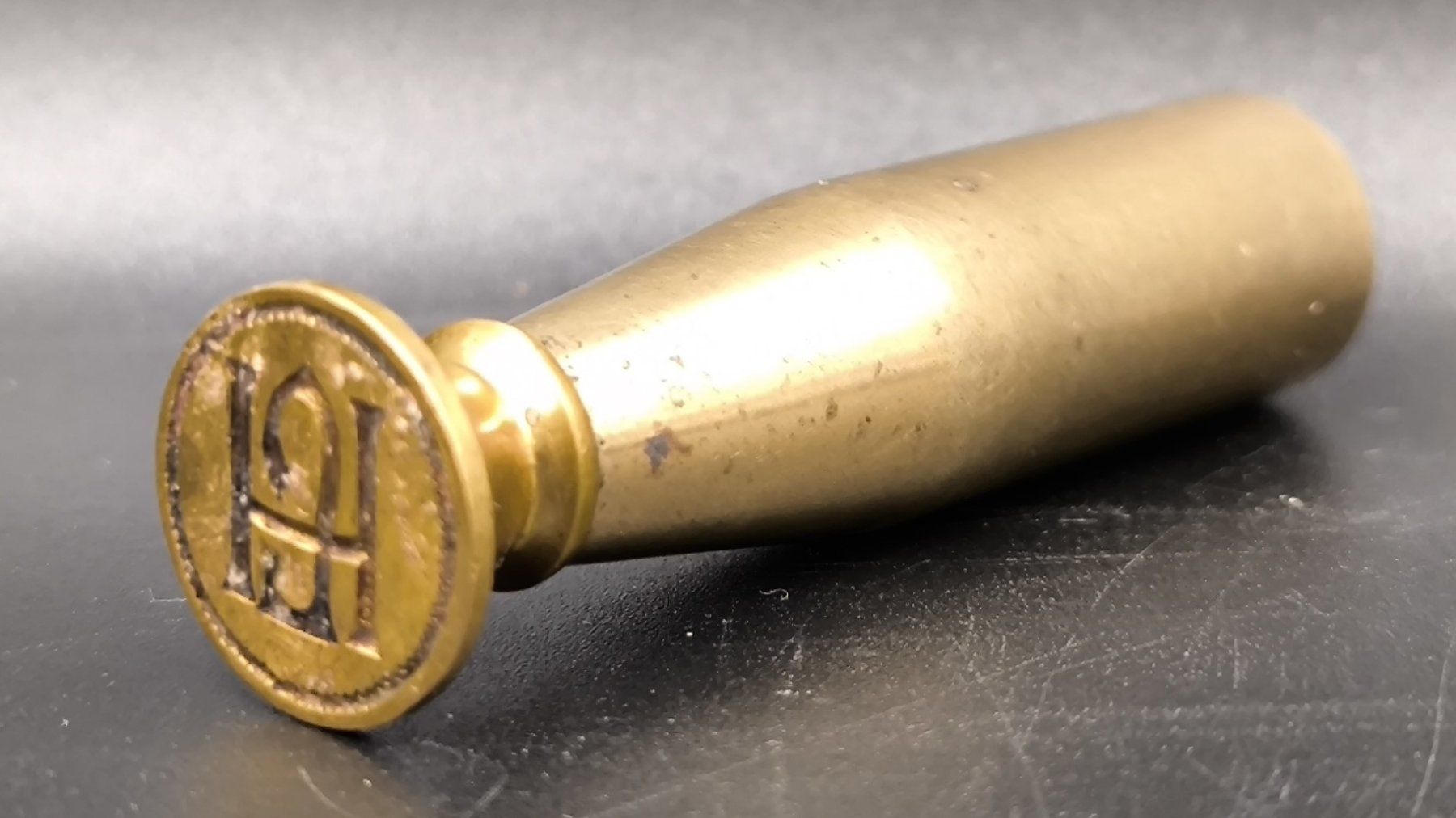 Stempel: Alter Sigel Stempel, Messing, Initialen H und J – Gebraucht aus Rorschacherberg von snOOpydOg11 3