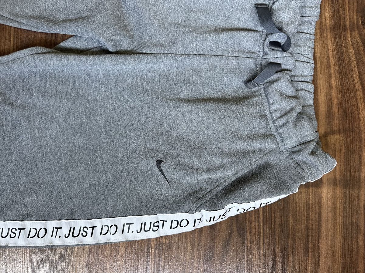 Nike Pantaloni: Nike Trainerhose XS – Usato da winterthur venduto da pompowerpuff 1