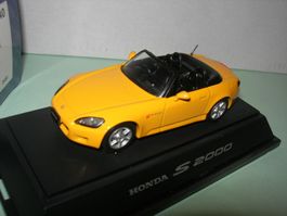 Honda S 2000 mit Soft-Top gelb * Ebbro 1:43