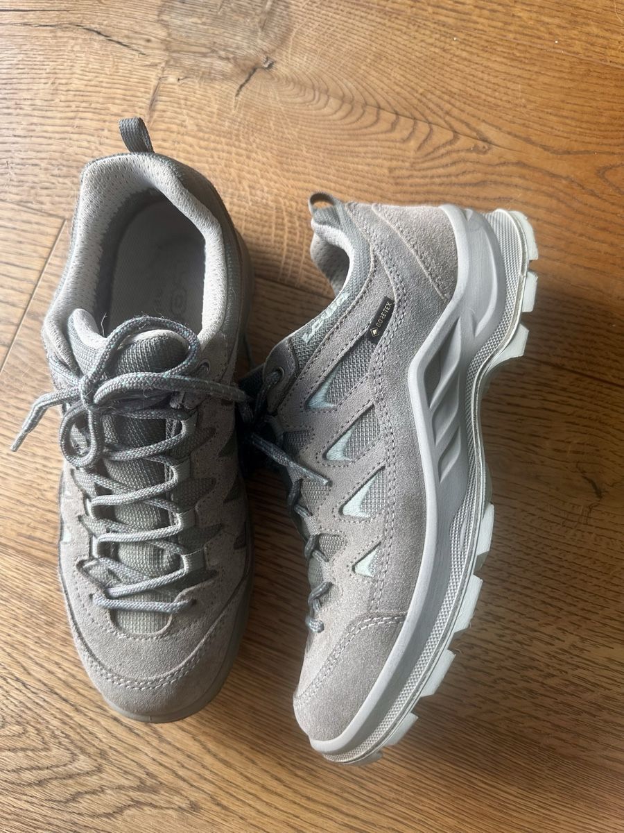 Lowa Damenschuhe: Wanderschuhe Lowa Gore-Tex  38 – Gebraucht aus Weiach von urs_dlj5 1