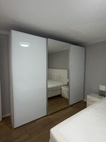 Neuwertiger Kleiderschrank 