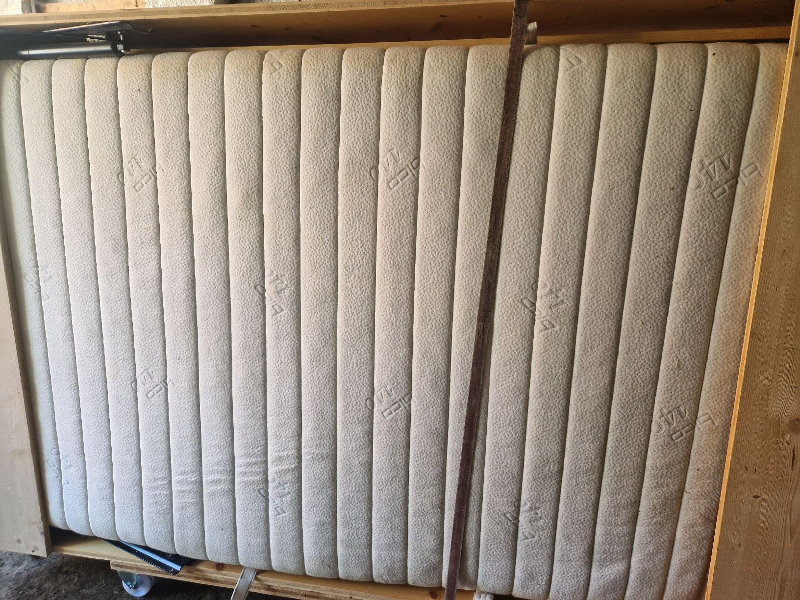 Letti: Lit-armoire basculant – Usato da Rueyres-Treyfayes venduto da EmileP8992 1