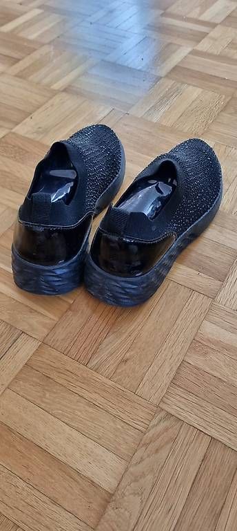 Scarpe da donna: Schwarze Glitzer Schuhe – Nuovo (secondo la descrizione) da St. Gallen venduto da dan_w62f 1