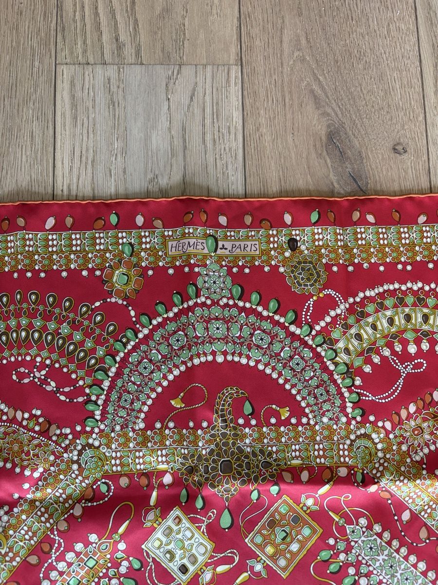 Hermès Foulards, Tücher & Schals: Carré Hermès soie – Gebraucht aus Vessy von VessyCan 8