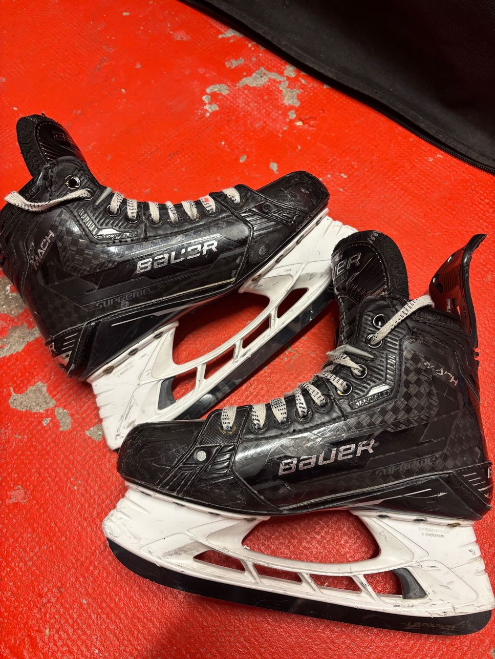 Bauer Pattini da ghiaccio: Patin Bauer Suprême Mach taille 8 Fit 2 – Usato da Lausanne venduto da mar_nmg8 1