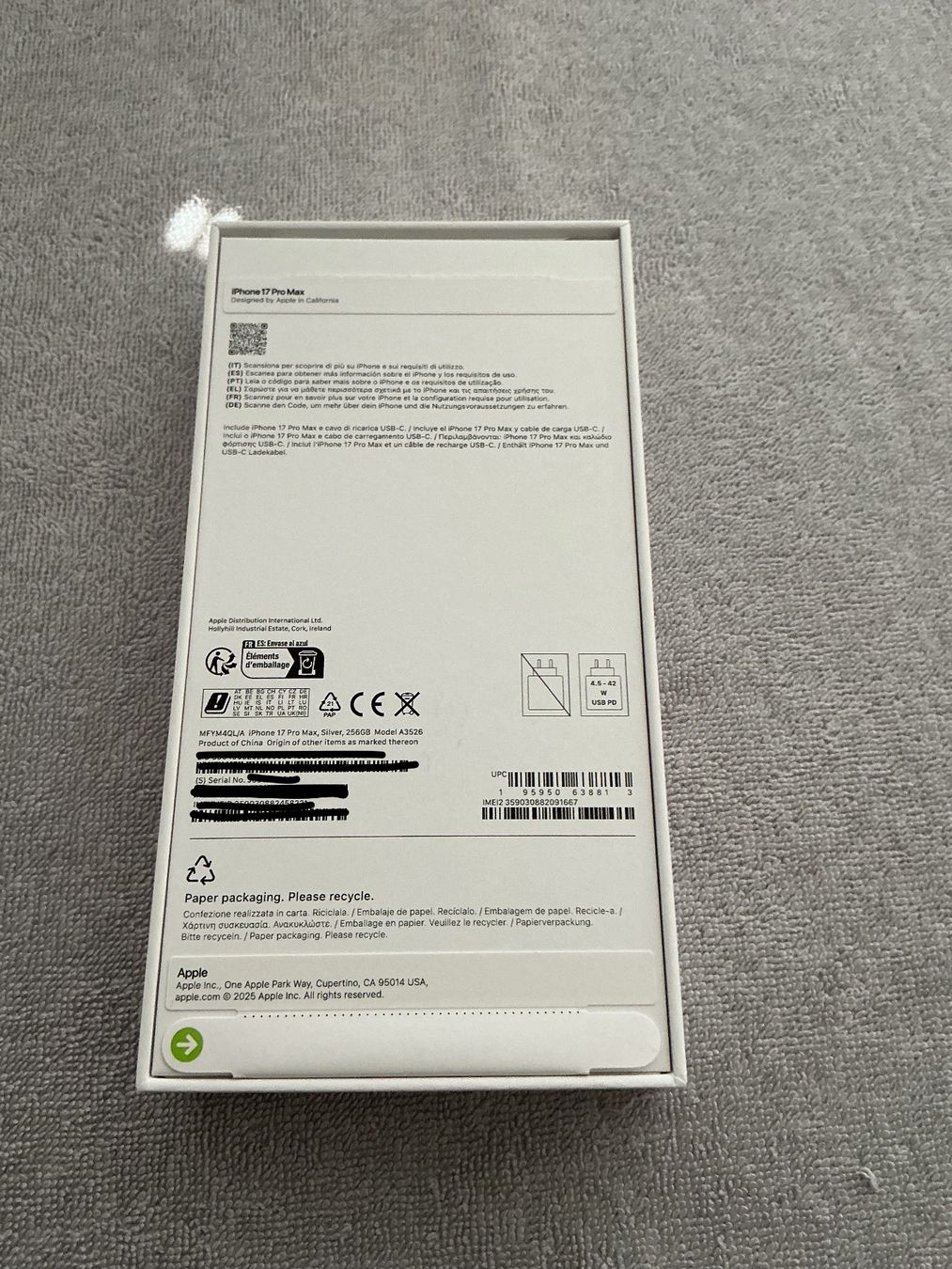 Apple Telefoni cellulari / Smartphones: iPhone 17 Pro Max 258 GB, Silber, Silicon Case, noch neu – Nuovo (secondo la descrizione) da Affoltern am Albis venduto da Sspiridon 1