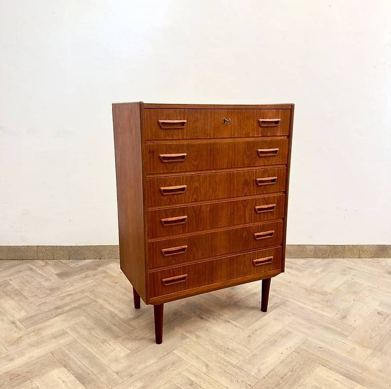 Cassettiere: Mid Century dänische teak Kommode – Usato da basel venduto da futureforyesterday 1