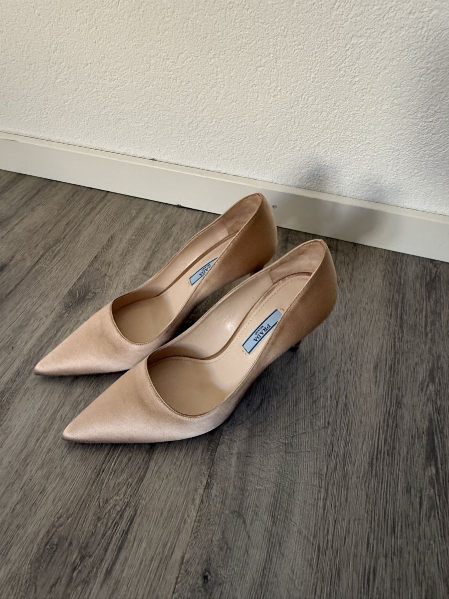 Prada Scarpe da donna: Prada silk heels beige NEW – Nuovo (secondo la descrizione) da Estavayer-le-Lac venduto da sto_y5c2 1