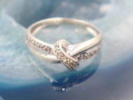 Weissgold Ring 9 Karat Gold mit kleinen Brillianten