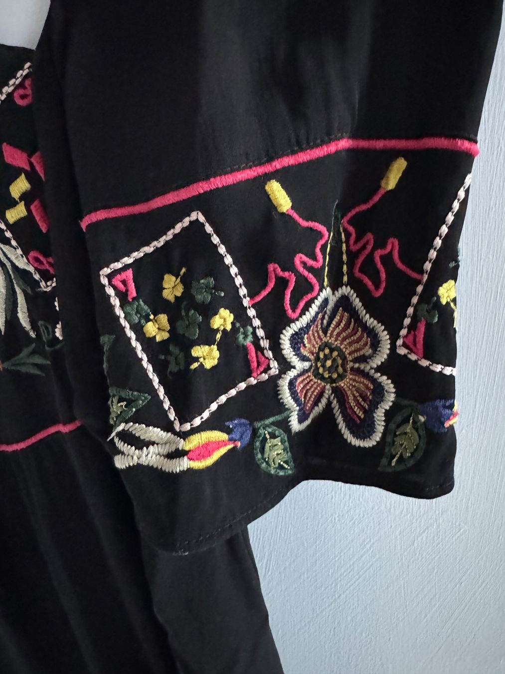 Zara Blusen: Chemise brodée Zara. – Gebraucht aus Clarens von Fmoi 4