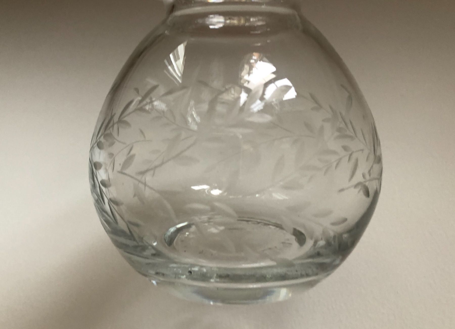 Vasi & Recipienti: Glasvase mit floralem Schliff – Usato da Zürich venduto da MakasoZH 1