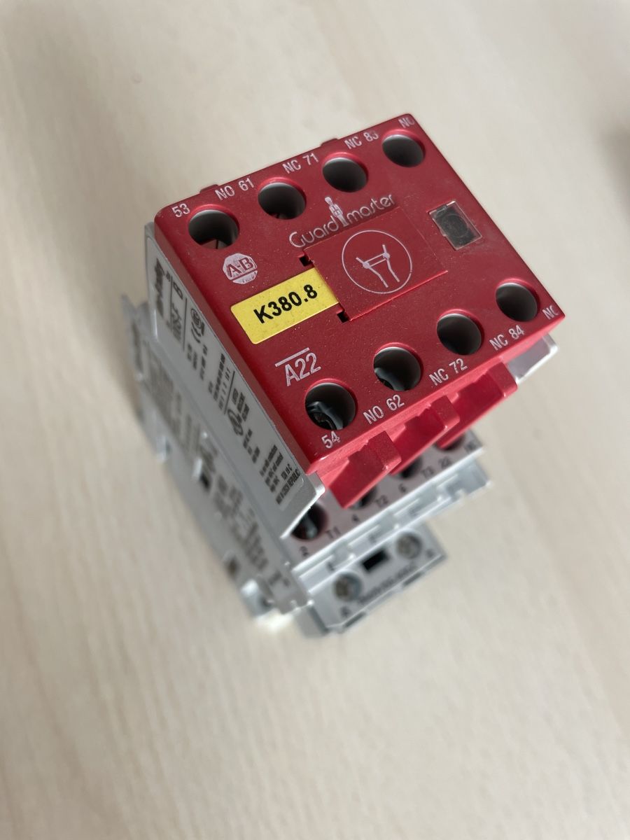 Elektronikbauteile: Allen Bradley Sicherheitsschütz 9A – Gebraucht aus Zetzwil von Sani262