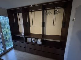 Kleiderschrank 