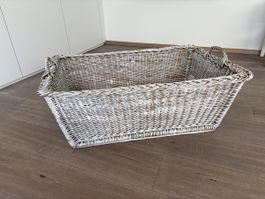 Wäschekorb .Grosser antiker shabby vintage  Korb. 85x53cm