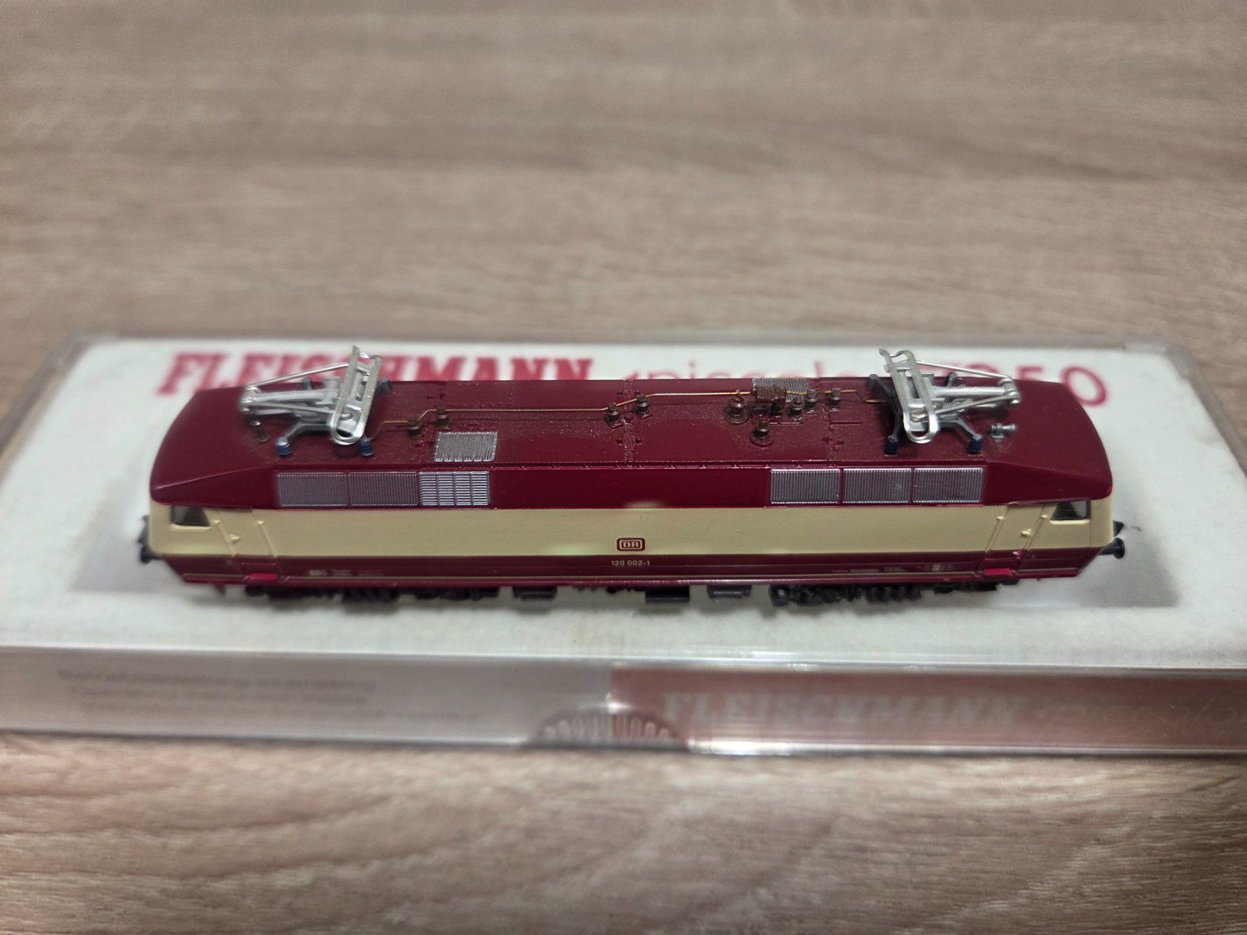 Fleischmann Modelleisenbahnen: Fleischmann N 7350 E-Lok BR 120 DB – Defekt aus St-Aubin-Sauges von Lo_Go 4