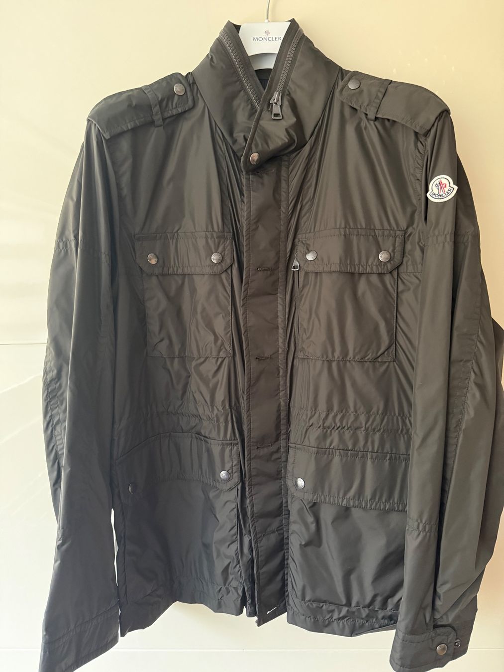 Moncler Giacche: Moncler Übergangsjacke Herren – Nuovo (secondo la descrizione) da Luzern venduto da Luxury82