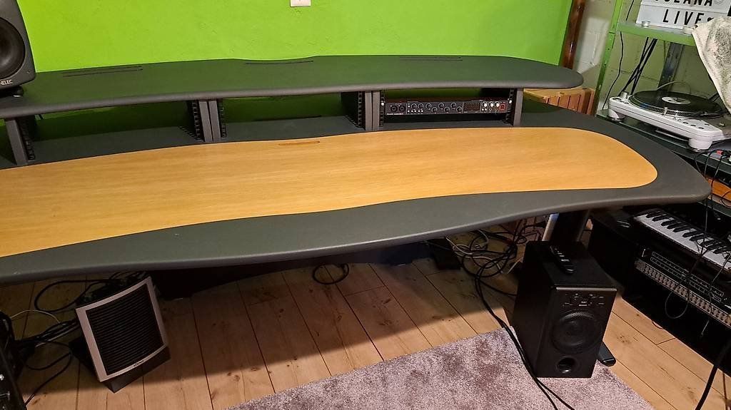 Tavoli: AKA Design ProEdit Studio Desk (Musik-/Videoproduktionstisch – Usato da Wahlendorf venduto da Someda 3