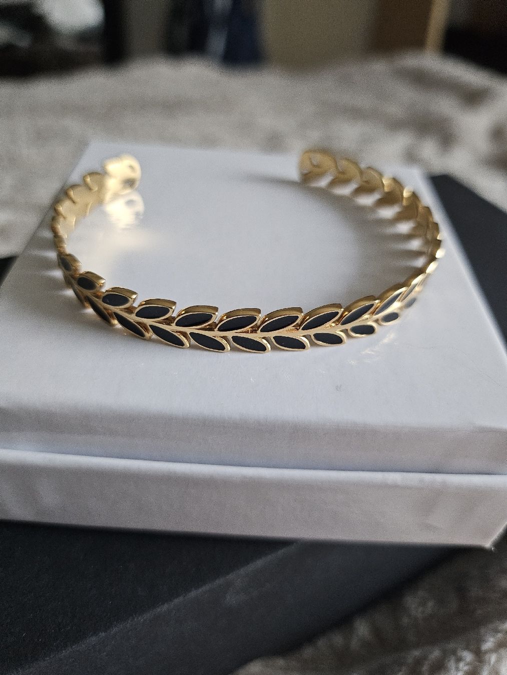 Bracciali & Braccialetti: beau bracelet – Nuovo e nell'imballaggio originale da La Tour-de-Peilz venduto da mar_2r26