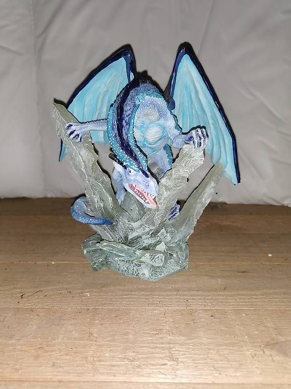 Tutte le decorazioni: Drachenstatue Tudor Mint zu verkaufen – Usato da Mattstetten venduto da daniel.zihler