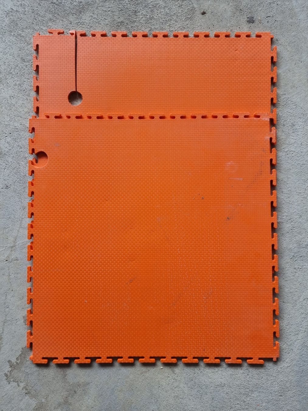 Bodenbeläge: Diverse Zuschnitte Bodenplatten Kunststoffplatten 50x50cm – Gebraucht aus Frutigen von rtb53