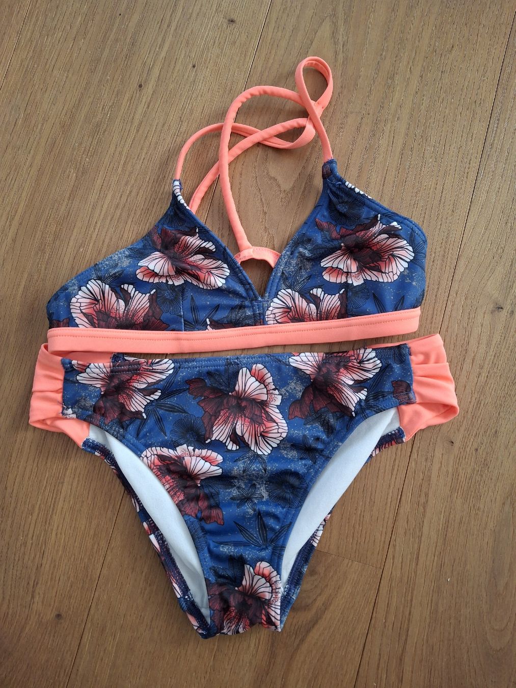 Costumi da bagno & Bikini: Bikini und Hose Gr. 140 – Usato da Niederbipp venduto da Himbo62