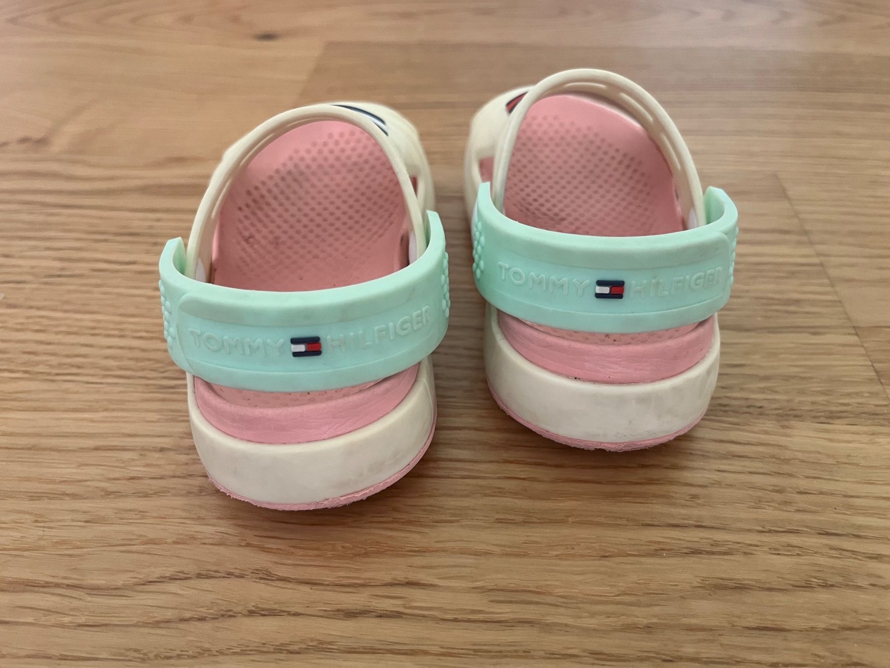 Tommy Hilfiger Scarpe per ragazzi: Sandales Tommy Hilfiger 22 – Usato da boudevilliers venduto da Melzenruf 2
