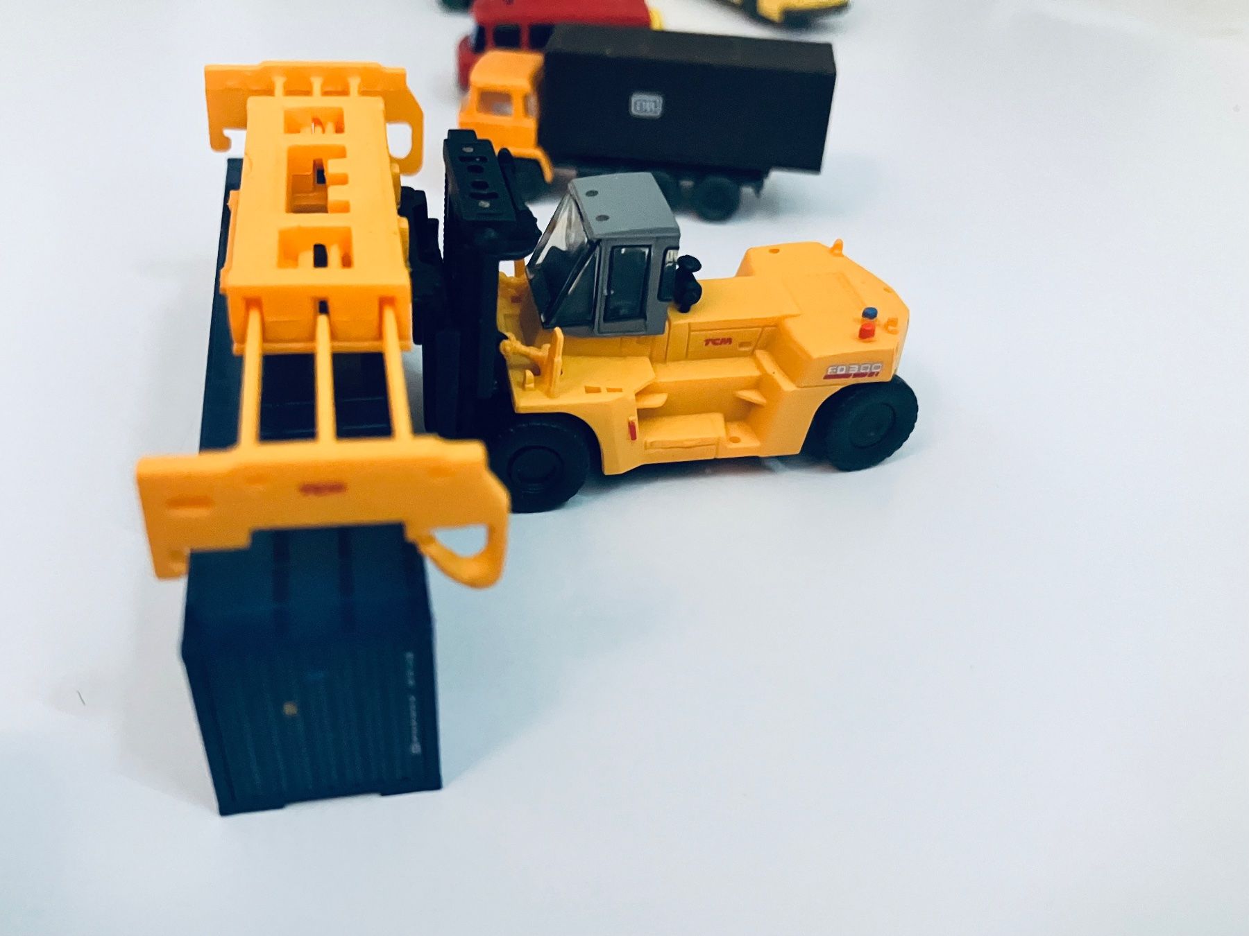 Kato Modelleisenbahnen: Konvolut+ CONTAINERSTAPLER XL SPUR N – Neu und originalverpackt aus Oberbuchsiten von Orsetto24 5